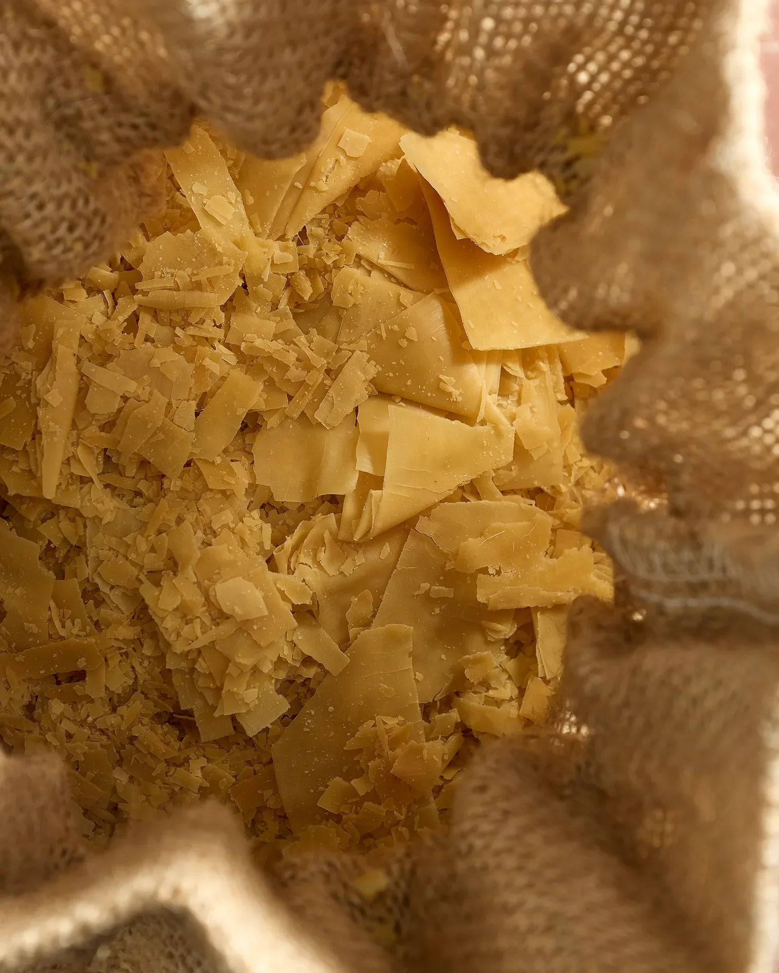 Paillettes de savon d'Alep à l'huile d'olive dans un sac de jute, pour lessive maison — Al Bara